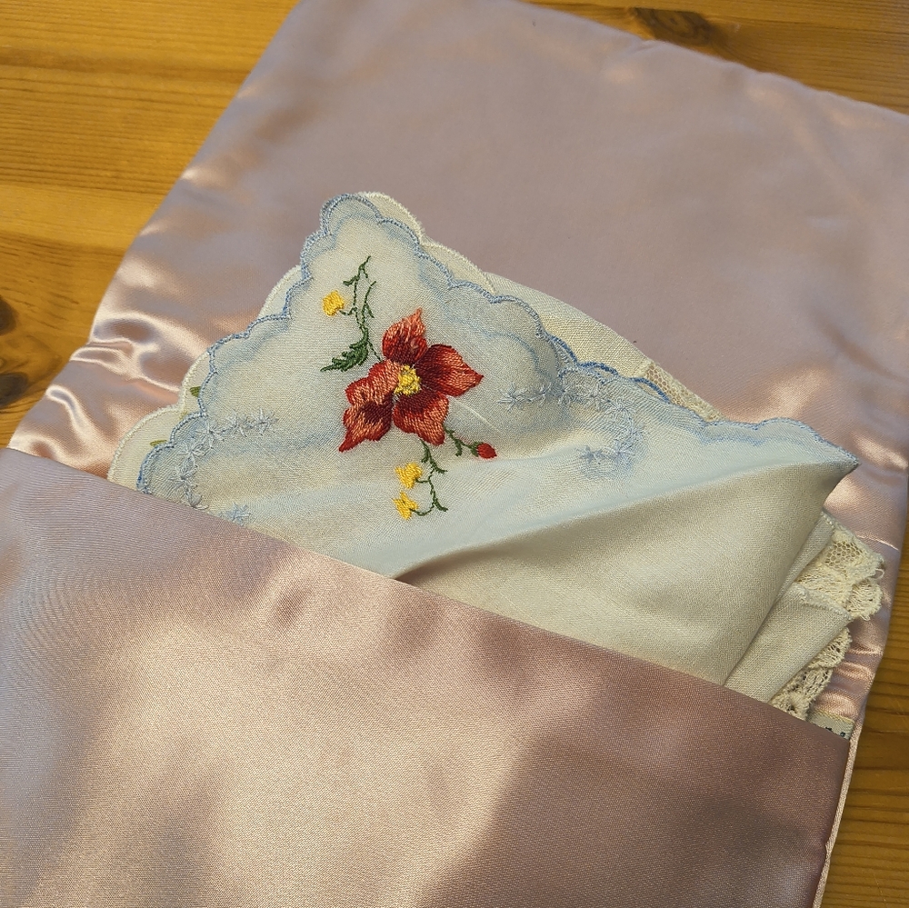 10 Vintage hankies And Carry Case